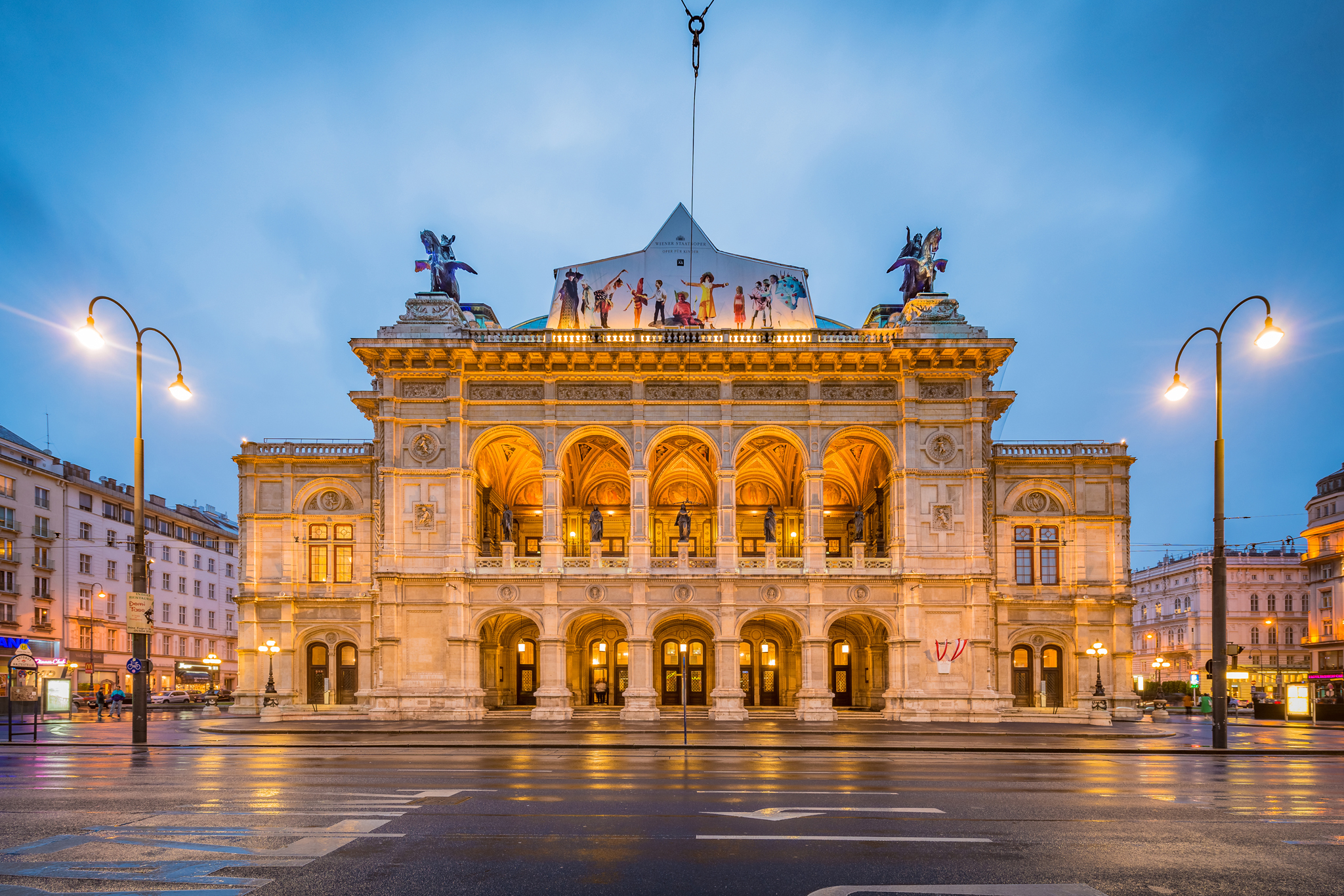 VIENNA, AT - MAY 23, 2015: The Vienna State Opera (Wiener Staatsoper) is an Austrian opera house and opera company based in Vienna, Austria.