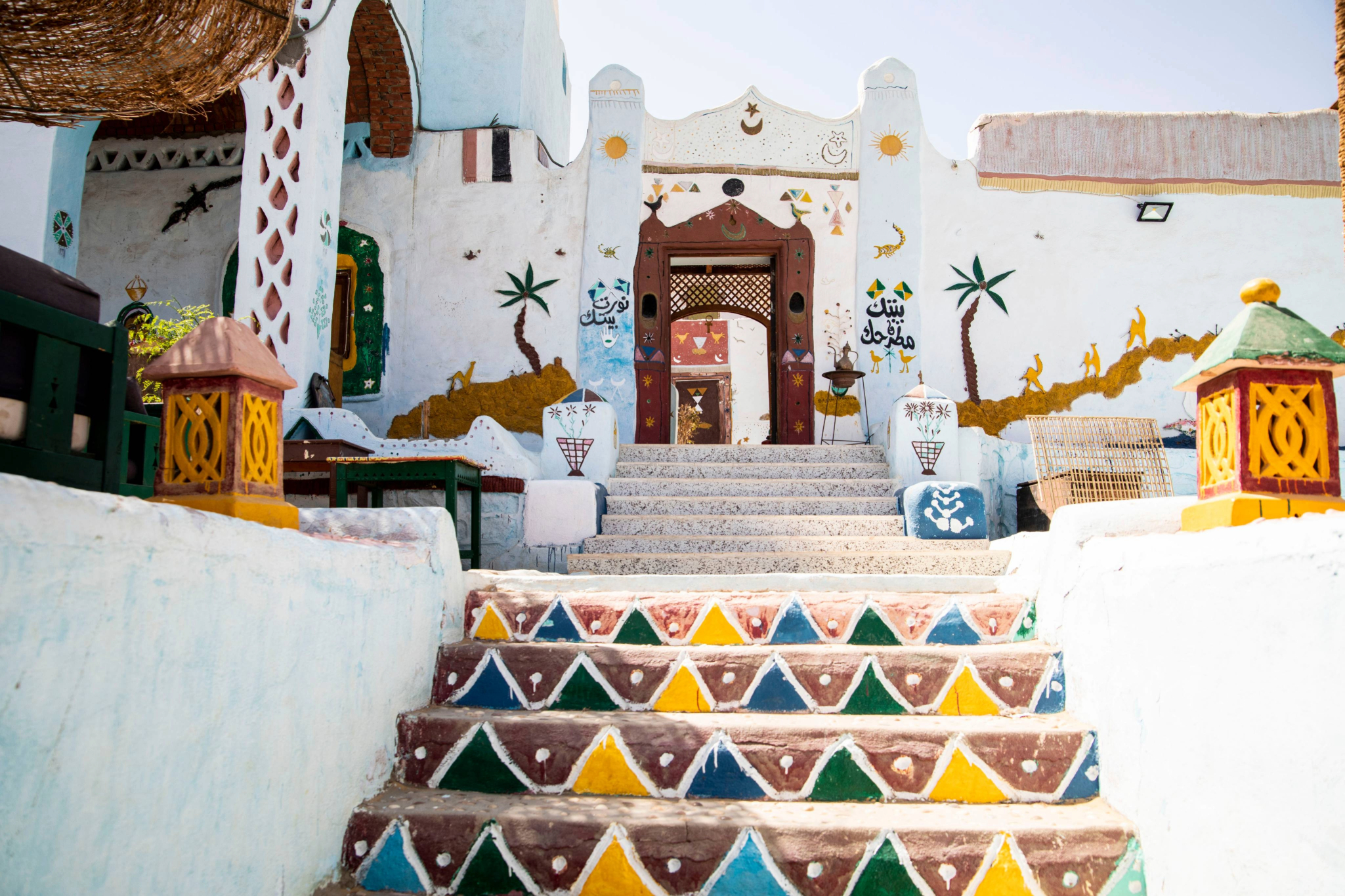 https://www.topconcierge.travel/wp-content/uploads/2026/05/AdobeStock_465783117-Nubisches-Haus-Assuan.jpg
